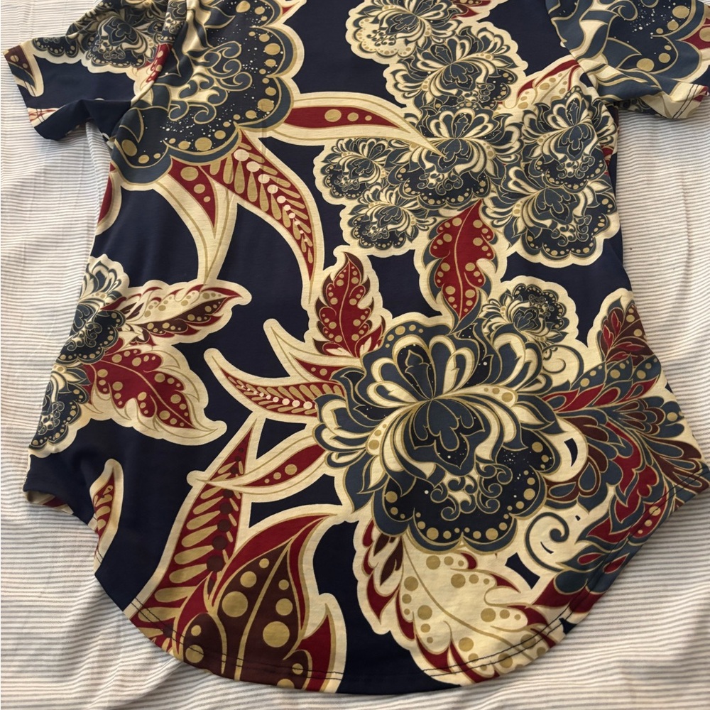 NWT LuLaRoe Navy and Red Floral Short Sleeve Top